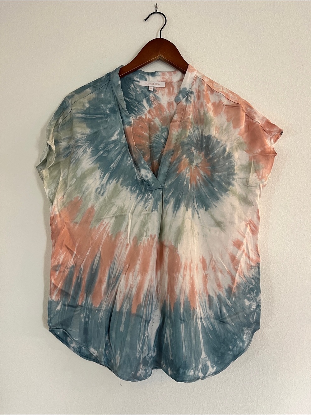 OLIVACEOUS Blue Tie Dye Boxy V Neck Top